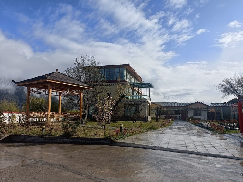 Huazhu Nyingchi Villa Over view