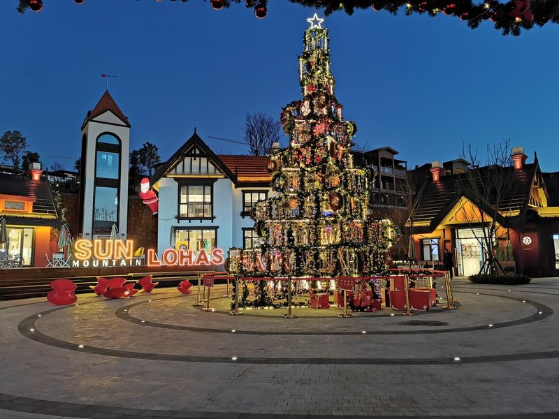 Sun Mountain Resort Over view