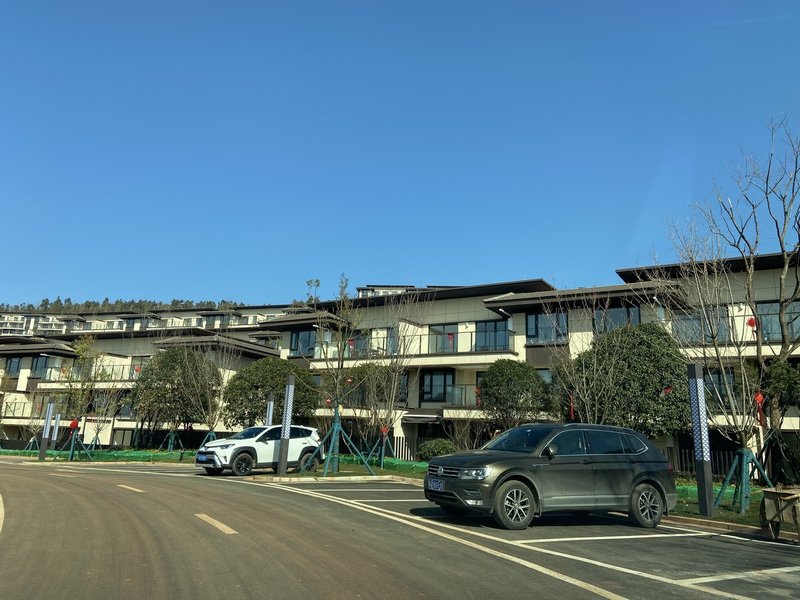 Sun Mountain Resort Over view