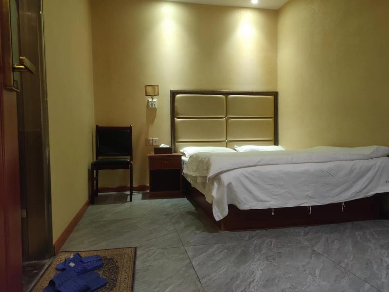 Crowne Holiday HotelGuest Room