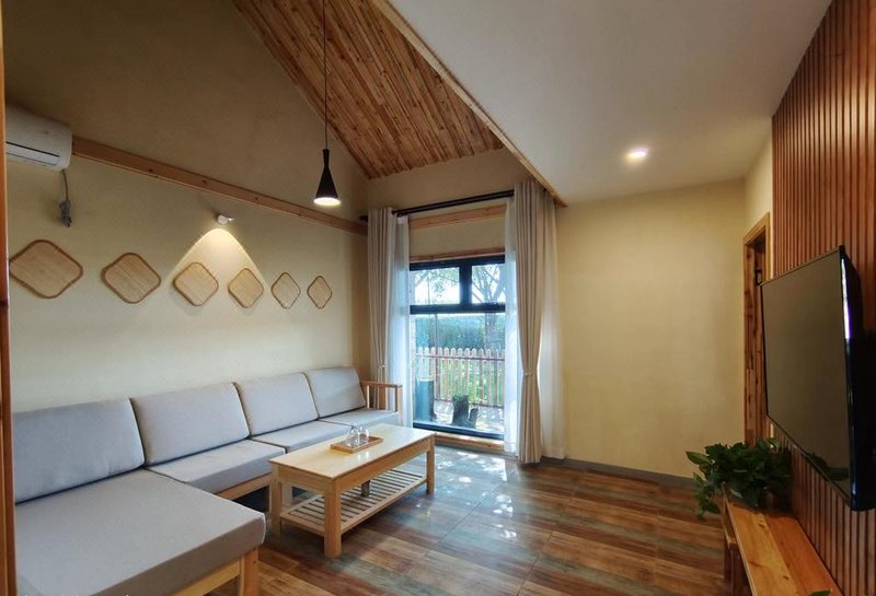 Burqin Beidu Xinghe Homestay (China-Russia Old Wharf Style Pedestrian Street)Guest Room
