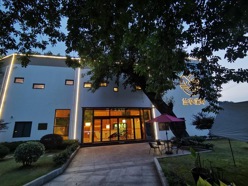 Clouds on the Prairie Anji Lanting Riverside Resort Over view