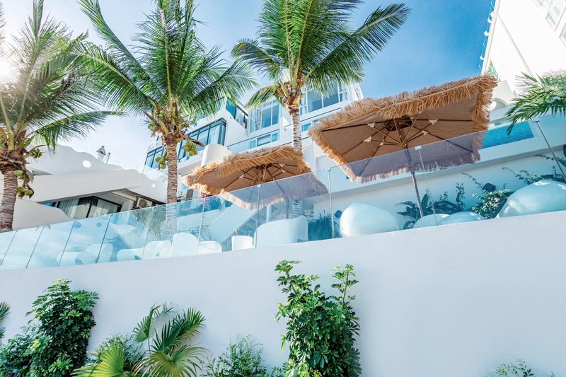 That sea in Sanya The sea infinity pool designer Meisu休闲