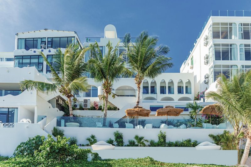 That sea in Sanya The sea infinity pool designer MeisuOver view