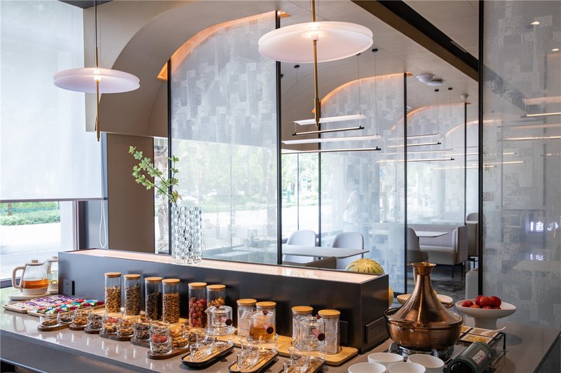 Jinyi Preferred Hotel (Victoria Commercial Building Linhe Railway Station) Restaurant