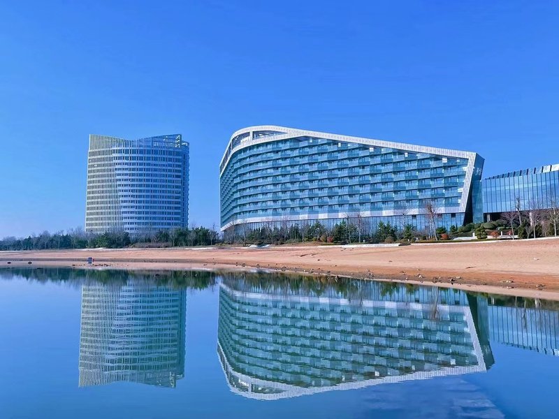 Grand Mercure Qingdao AirlinesOver view
