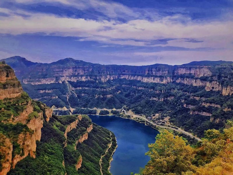 Linzhou Youran Jiushe·Cliff Homestay Over view