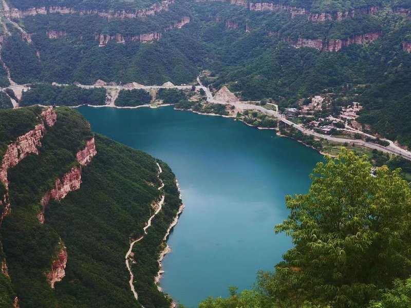 Linzhou Youran Jiushe·Cliff HomestayOver view