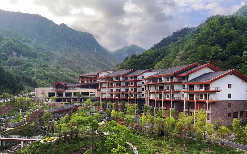 CROWNE PLAZA SHENNONGJIA over view