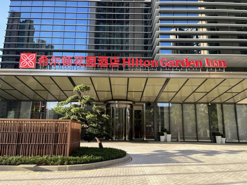 深圳光明希尔顿花园酒店外景图