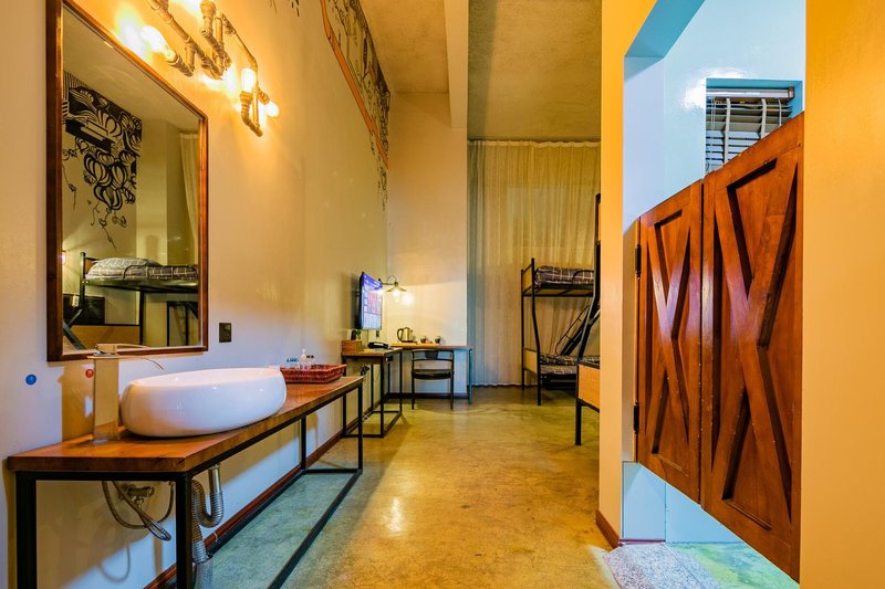 Zhongwei Yunlai Designer Hotel (Shapotou Scenic Area Visitor Center)Guest Room