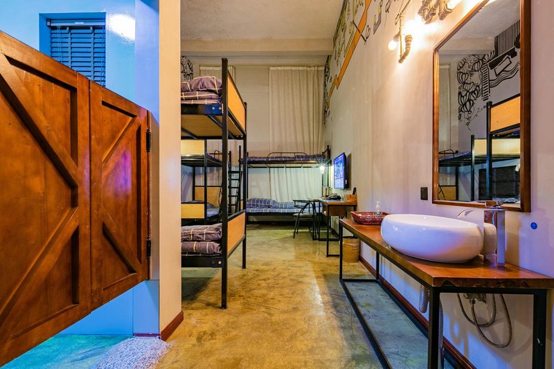 Zhongwei Yunlai Designer Hotel (Shapotou Scenic Area Visitor Center)Guest Room