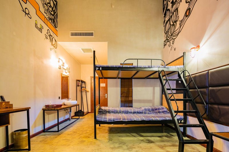 Zhongwei Yunlai Designer Hotel (Shapotou Scenic Area Visitor Center)Guest Room