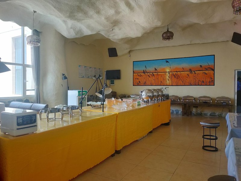 Zhongwei Yunlai Designer Hotel (Shapotou Scenic Area Visitor Center)Restaurant