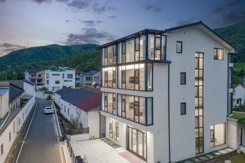 Yunshang Grassland Yuelai Yueman Holiday VillaOver view