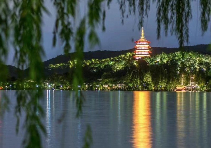 Hanting Hotel (Hangzhou West Lake Baochu Road)周边景点
