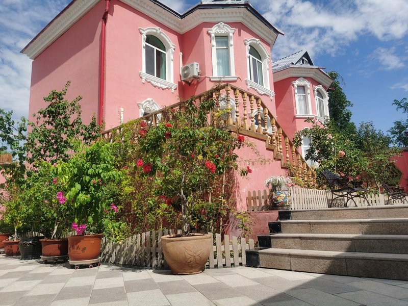 Xige Courtyard Over view