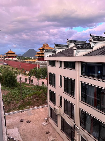 Hengdian Sanshe Qinggongyuan HomestayOver view