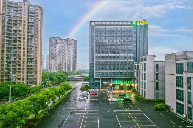 Ibis Shangpin Hotel (Shaoxing Keqiao Wanda Store) Over view