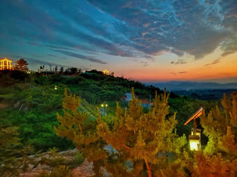 Yingzhigu Holiday HotelOver view