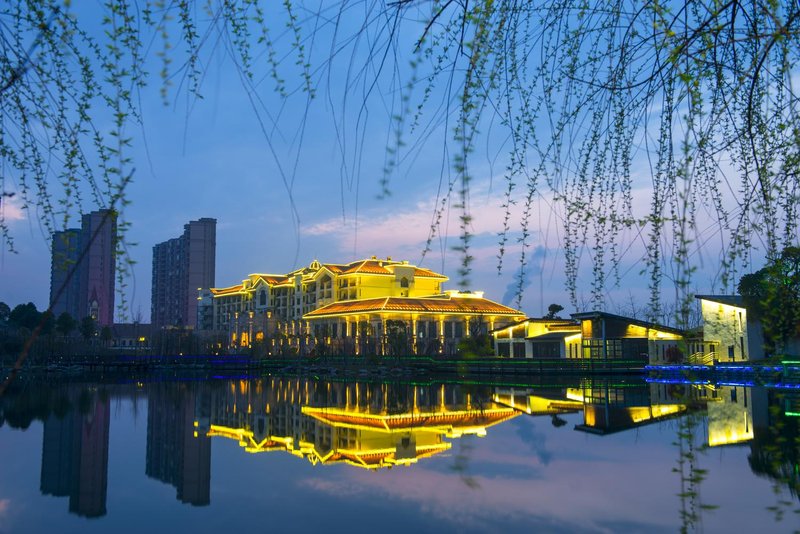 Country Garden Phoenix Hotel QuzhouOver view