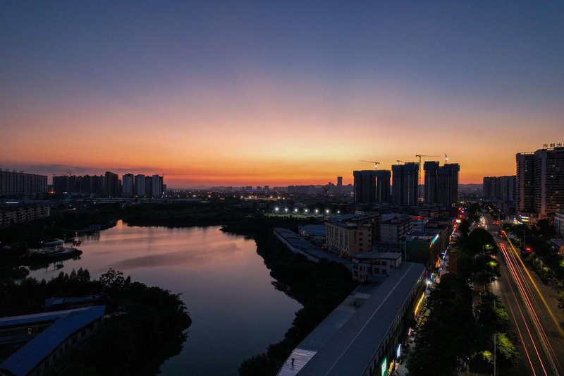 Hello Hotel (Nanning Wuyi Road South China City)Over view