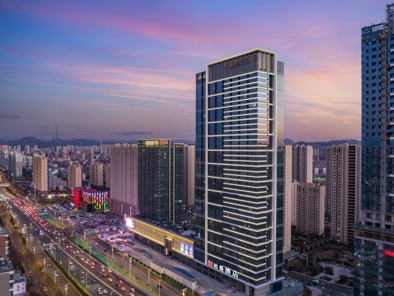 Baiman Hotel (Jinan Fortune Times Square Convention & Exhibition Center) Over view