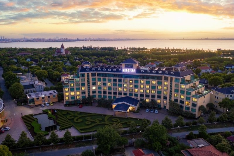 Venice Holiday Hotel Over view