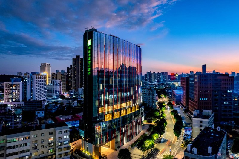 Holiday Inn Zhuhai City Center Over view