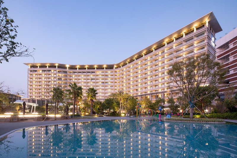 Grand New Century Resort Silver Beach Beihai Over view