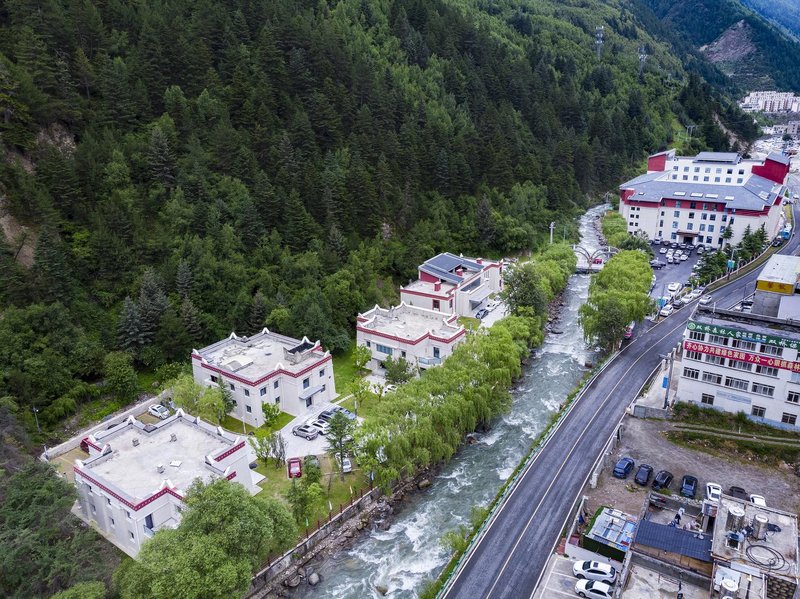 New Siguniang Mountain Hotel over view