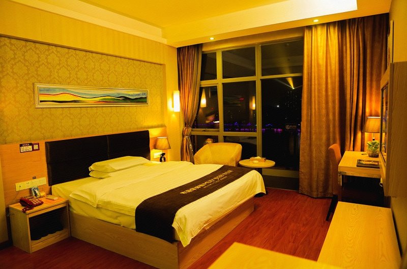 RONZON HOTELGuest Room