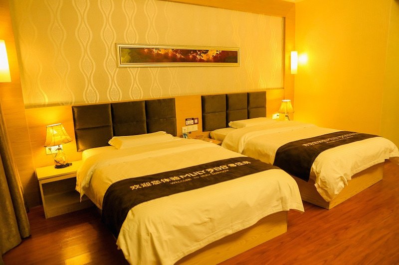 RONZON HOTELGuest Room