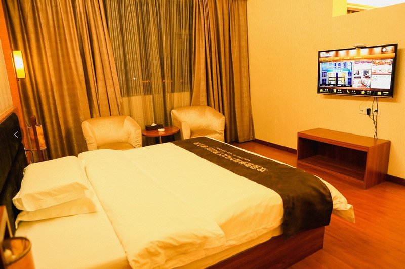 RONZON HOTELGuest Room