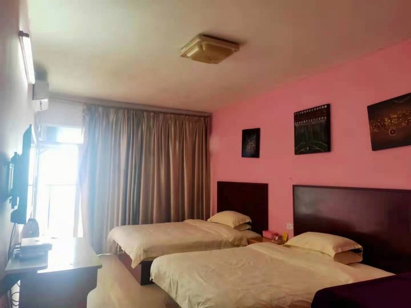 Guigang April In Paris Theme ApartmentGuest Room