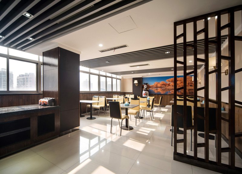 Taoran Zhixing Fashion Hotel (Huangshi River View Guangchang Road) Restaurant