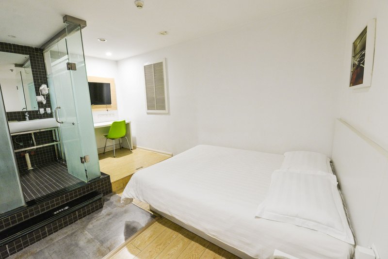 Motel 168 HotelOther