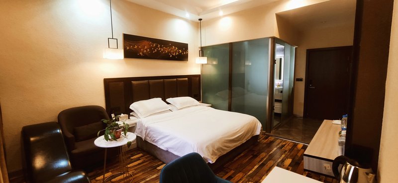 Minzi Hotel Guest Room