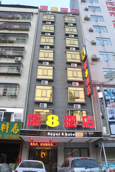 Super 8 Hotel  Over view