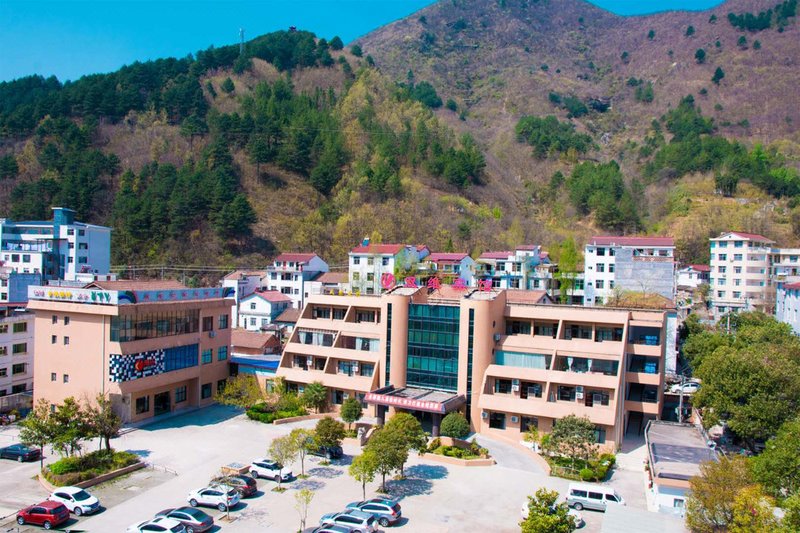 Shuangwei Hotel Over view