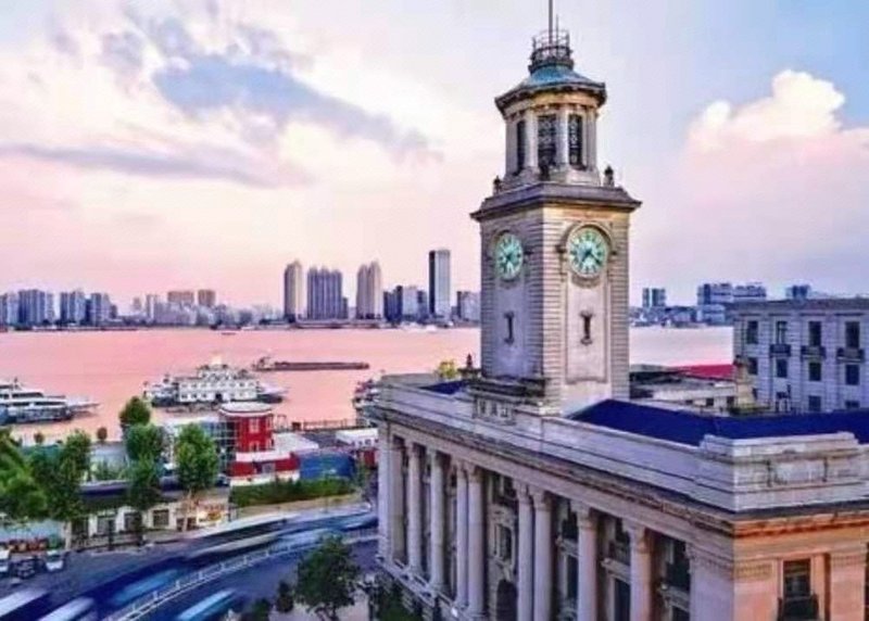 Hanting Wuhan Jianghan Road Pedestrian Street HotelOver view