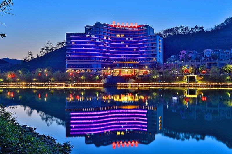 Oriental Hotel (Kaihua Linhu Road)Over view