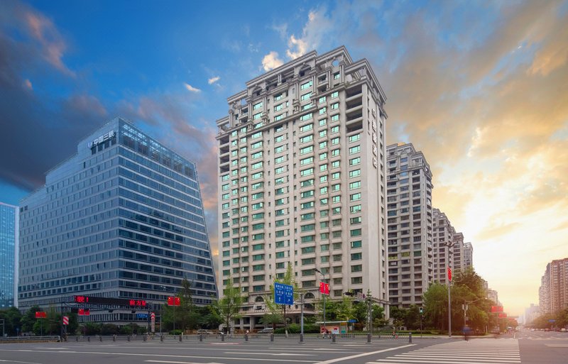 Sovereign Hotel Chengdu Over view