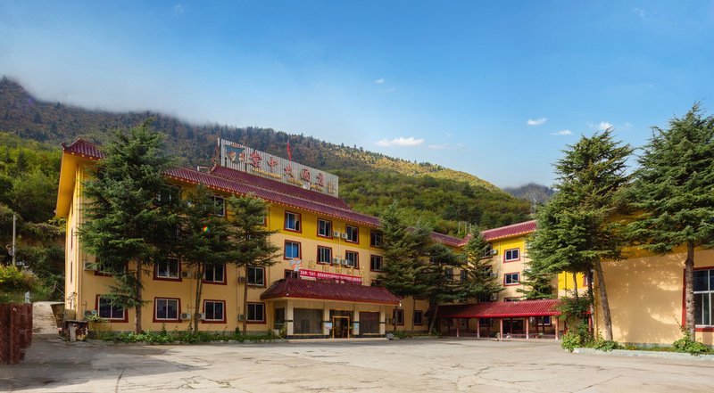 Tangzhong Hotel Jiuzhaigou Over view