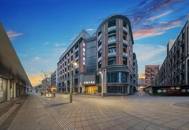 Bacarol Inn Over view