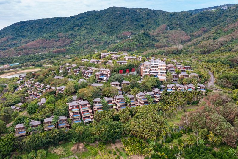 NaxiangMountain Yafeng Tropical Rainforest  Resort Hotel Over view