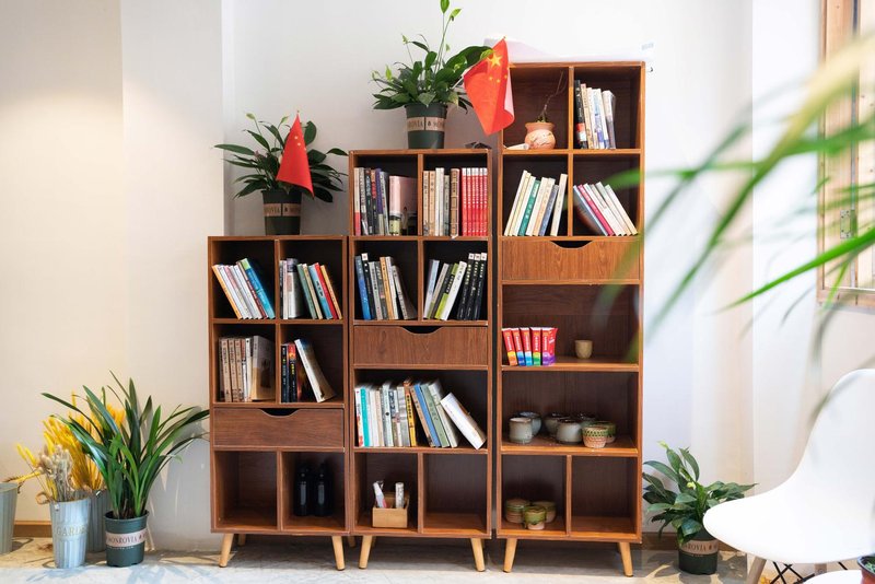 live in the mountains Lobby