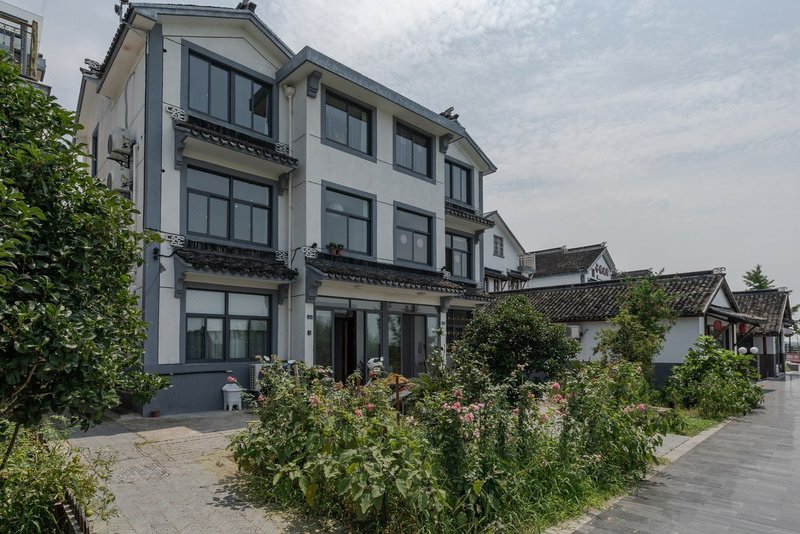 Zhouzhuang South Lake Xiaozhu Inn Over view