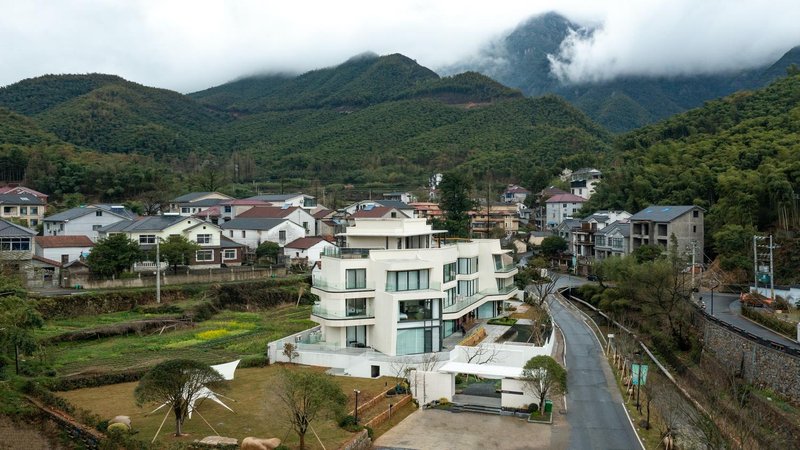 Yuzhou ONEWEEK Design Homestay (Anji Yunshang Grassland Branch) Over view