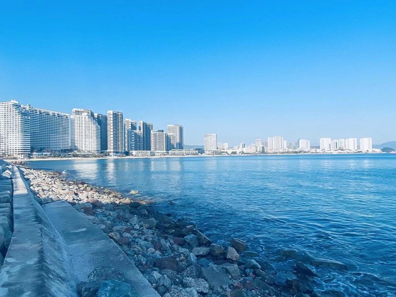 Dongneng Silver Beach Hotel Over view